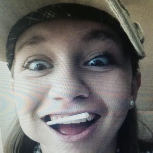 Meet your Posher, Cynthia